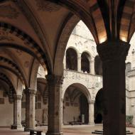Immagine cortile museo del Bargello