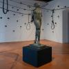immagine di una scultura di Marino Marino in una sala del Forte di Belvedere 